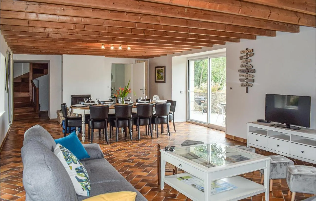 Hébergement de vacances Lovely Home In Plouezec With House Sea View France